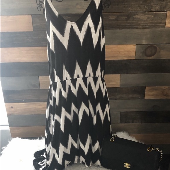 H&M Dresses & Skirts - HM DRESS